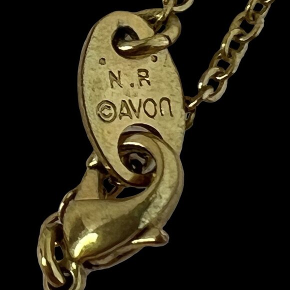 Avon Faux Pearl Cluster Necklace February Purple Birthstone Flower Pendant VTG - Picture 4 of 7